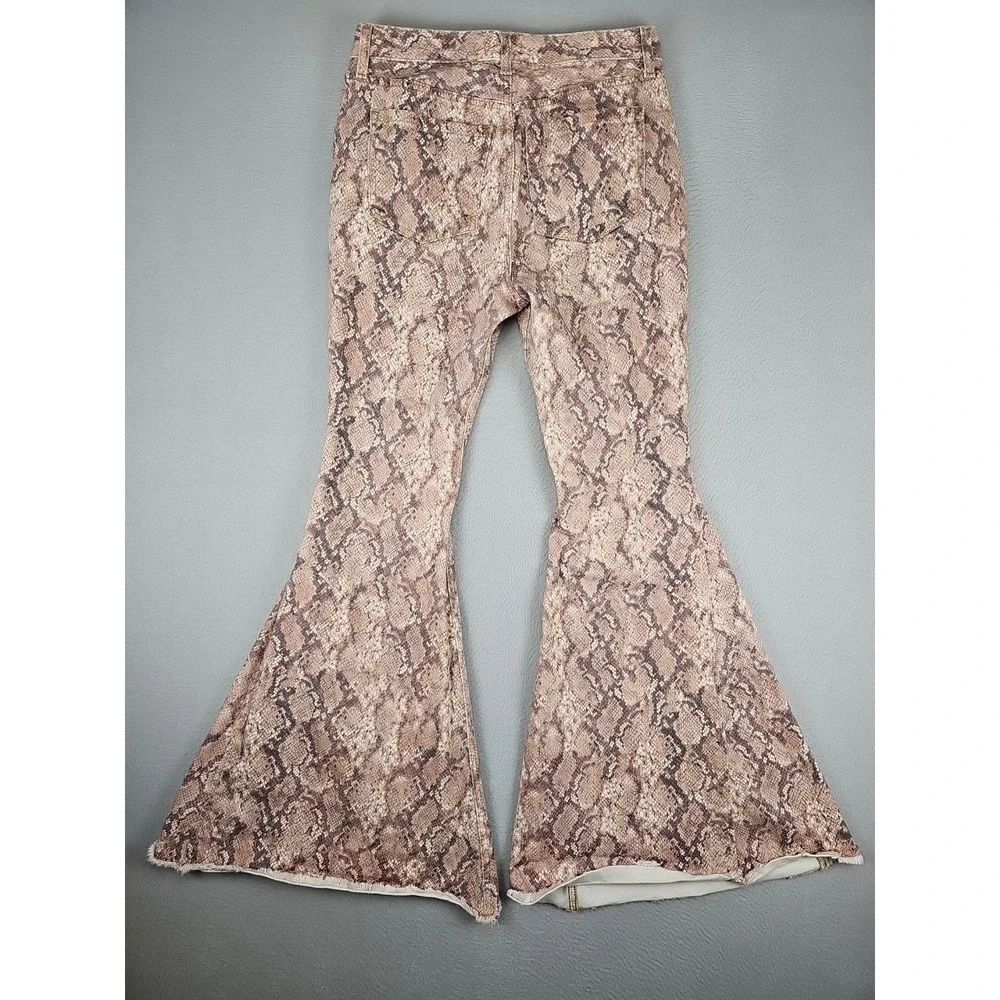 Shyanne Bell Bottoms Jeans Size 30x32 Taupe Snake Skin Print High Rise Flare - Picture 6 of 8